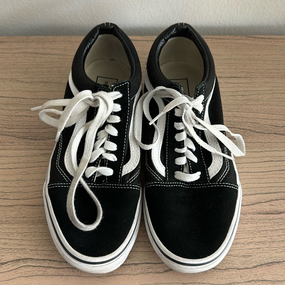 *like new* Old Skool Classic Vans